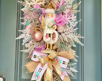 Christmas Wreath for Front Door, Nutcracker Wreaths, Christmas Candy Decorations, Candy Wreath, Holiday Home Decor, Pink and Blue Christmas