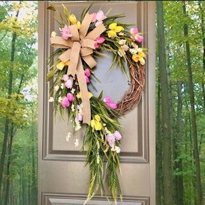 Year Round Wreath, Everyday Wreaths, Spring Wreath for Front Door, Front Door Wreaths, Farmhouse Decor, Mothers Day Gift, Monogram Gift