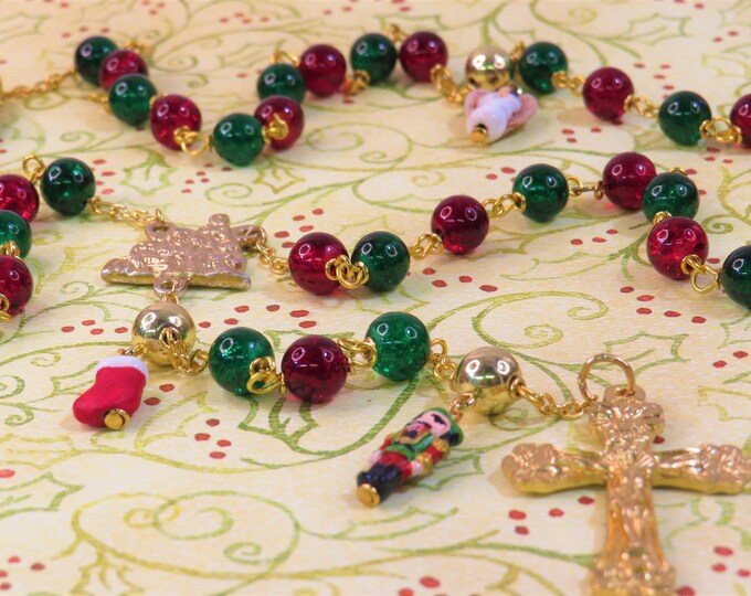 Christmas Charm Bead Rosary - Czech Green & Red Crackle Glass Beads - Ceramic Charm Father Beads - Ital Gold Nativity Center - Gold Crucifix