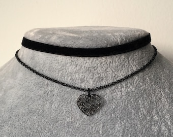 Black heart Choker Black heart Grunge Necklace Velvet Emo Collar Jewelry