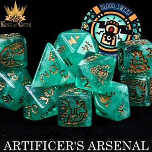 Artificer's Arsenal 限定 11 個のダイス セット (ポーカー チップ付き) | ギア、爆弾、メカをテーマにしたキャラクター クラス DND ダイス | King of Crits ブランド