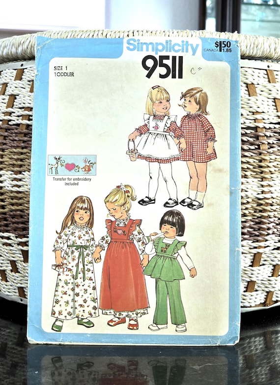 Robe longue pour tout-petit avec motif tablier, simplicité 9511, taille  (enfant), robe pour tout-petit des années 80, motif tablier et pantalon