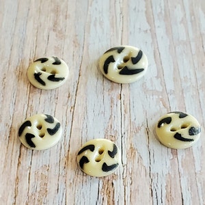 Stencil China Buttons,  Five Buttons: 1 @ 11/16&quot; (17mm) &  4 @ 9/16&quot;  (14mm), Two-Hole China Buttons