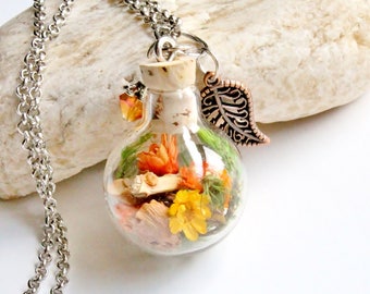 Nature Jewelry Terrarium Necklace Unique Gift for Women Garden Botany Gift Topaz Jewelry Dried Flower Necklace Tawny Colors Floral Jewelry