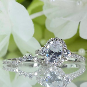 Sophisticated 1.50 Ct. Halo Oval Cubic Zirconia Engagement Ring Set In Sterling Silver, Travel Ring, Proposal Ring, Promise Ring | 124-021