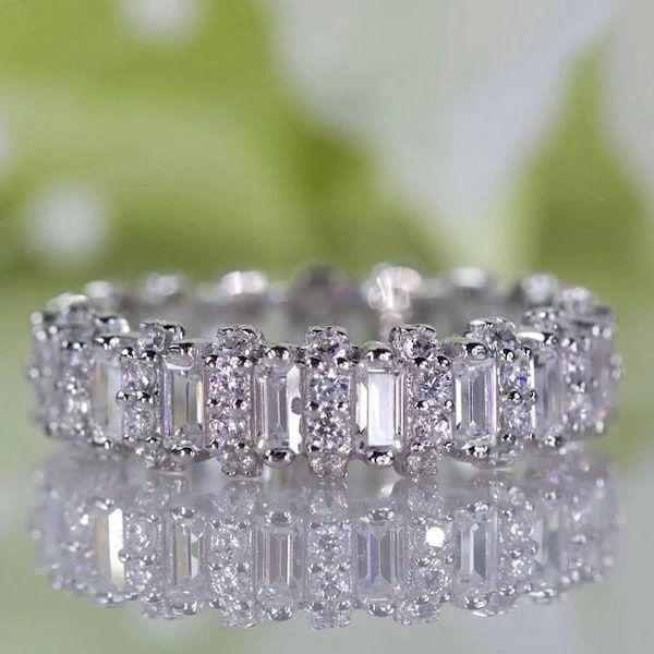 Elegante banda de eternidad esmeralda y redonda circonita cúbica de alta calidad en plata de ley, anillo de boda, anillo de viaje, anillo de promesa / 101