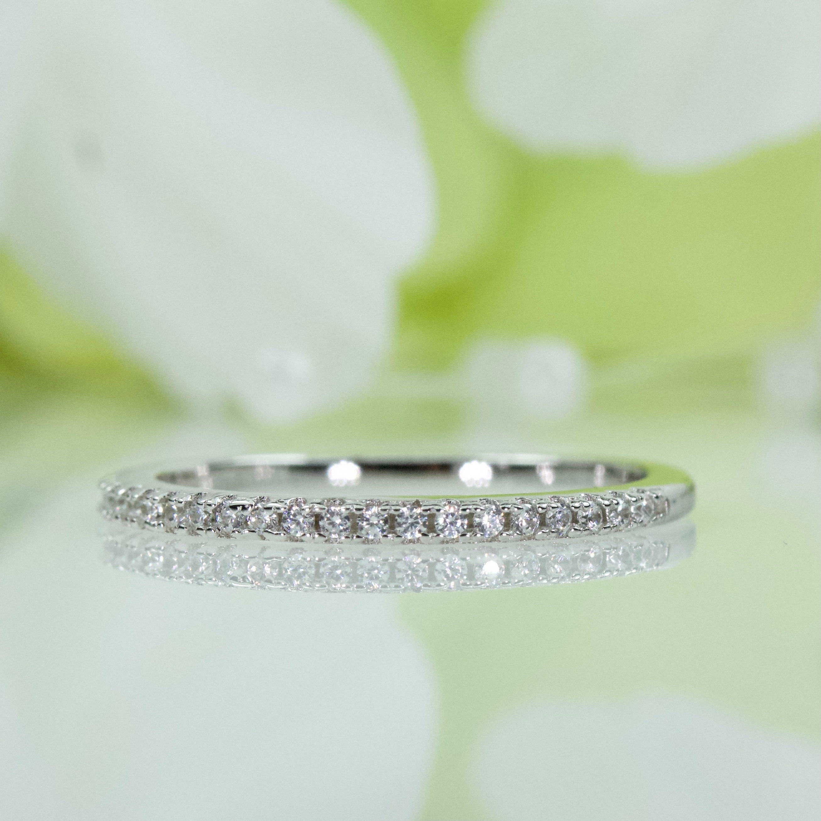 Orecchini A Lobo In Argento Sterling Con Zirconie E Doppia Placcatura Rodio/Oro 18K - Design Reggicalze Minimal