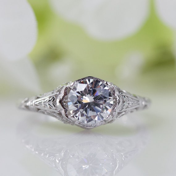 Sterling Silver Cubic Zirconia Vintage-Style Promise Ring Sterling Silver Cubic Zirconia Vintage-Style Promise Ring