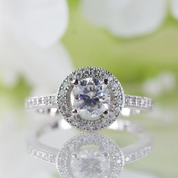 9ct Oro Blanco 0.75ct Solitario Bisel Conjunto Pendientes con Pasador