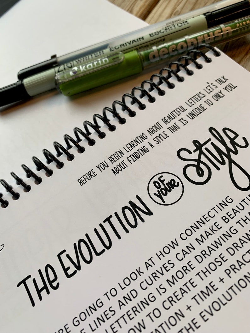 This hand lettering guide breaks down 4 lettering styles (brush lettering, linear letters, block letter, and faux calligraphy). They're the perfect practice sheets to help you learn hand lettering.