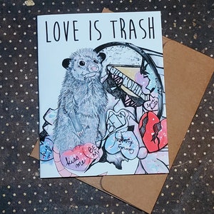 Love is trash com Possum - Cartão exclusivo de aniversário e dia de comemoração - Colaboração Ink & Cyn