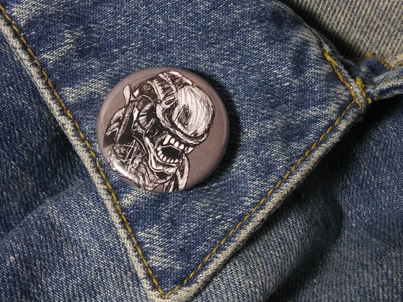 Predator from Alien, Movie Button Pin, Wearable Art, backpack pins, Horror Jewelry, Stocking Stuffers