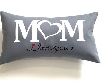 Mom, I love you Decorative Lumbar Pillow