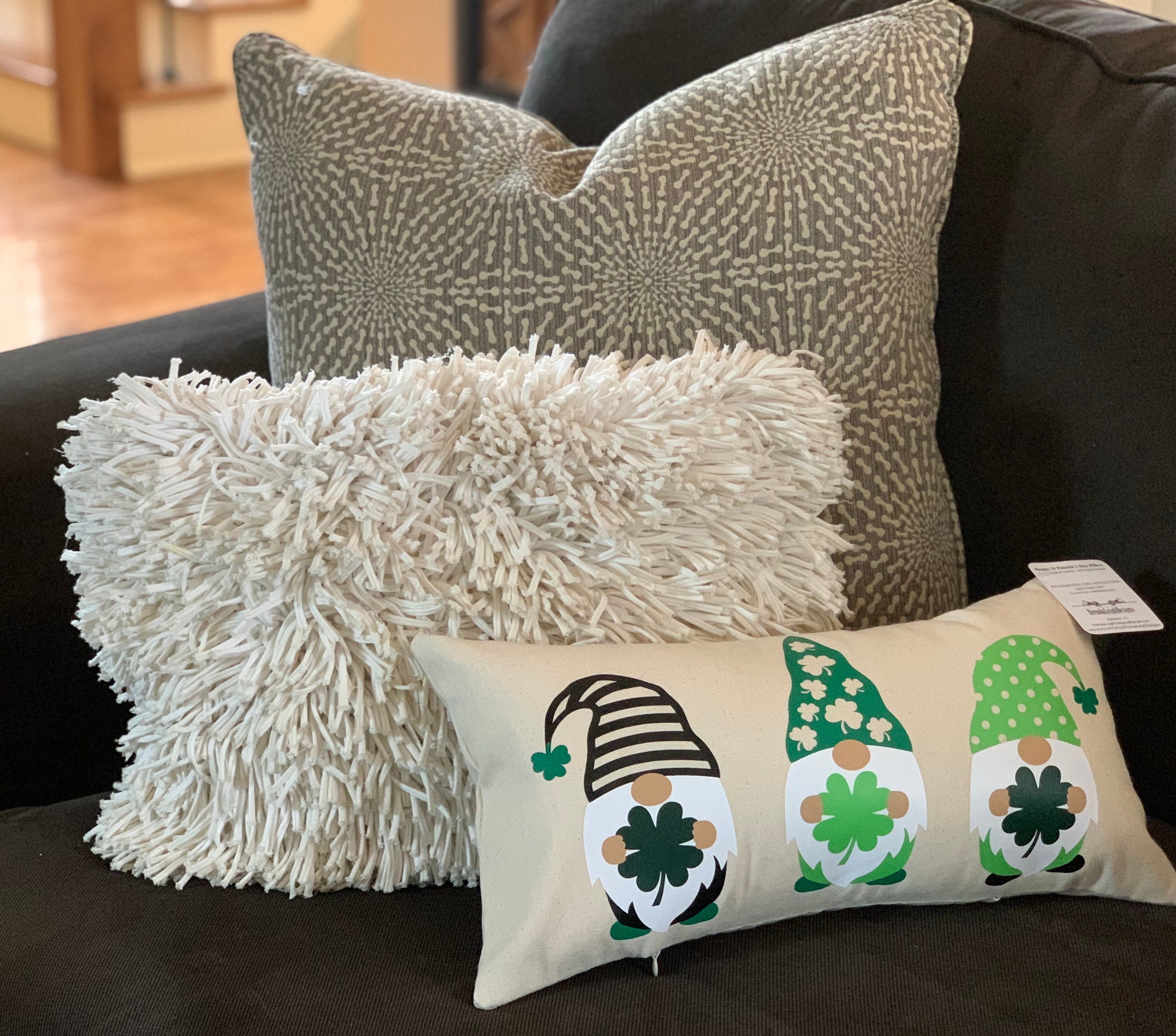 Yakuyir St Patricks Day Throw Pillow Covers 18x18 Set of 4 Linen Spring  Green Irish Shamrock Clover Lucky Home Decor Happy St Patrick''s Holiday  Outdoor Farmhouse Sofa Couch Accents Cushion Cases 