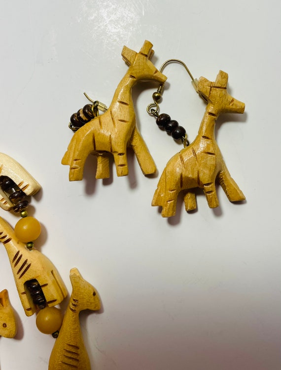 Vintage Hand Carved Giraffe Wooden Necklace & Ear… - image 3