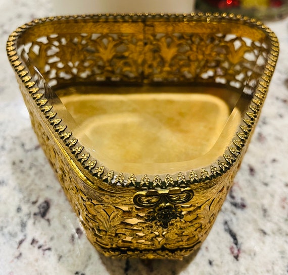 Gold plated trinket box Gold plated trinket box