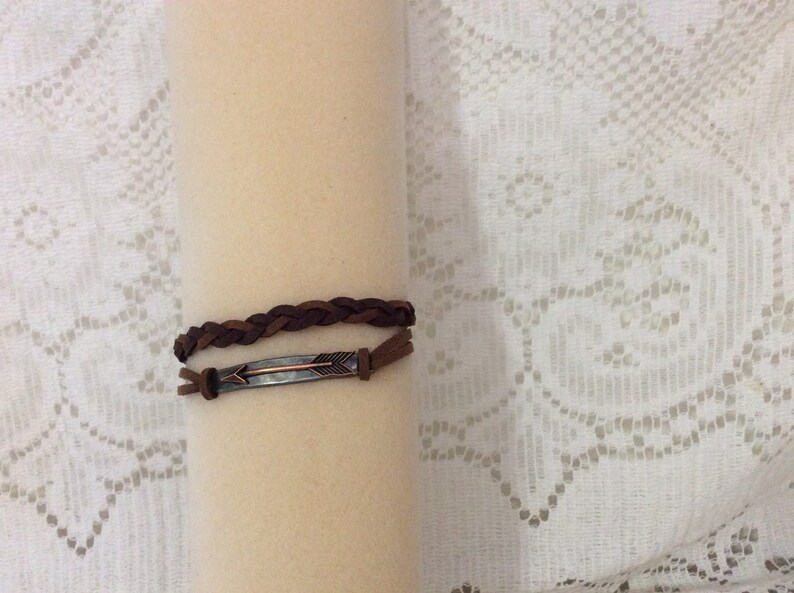 BL-113 BR Arrow and braided leather braclet