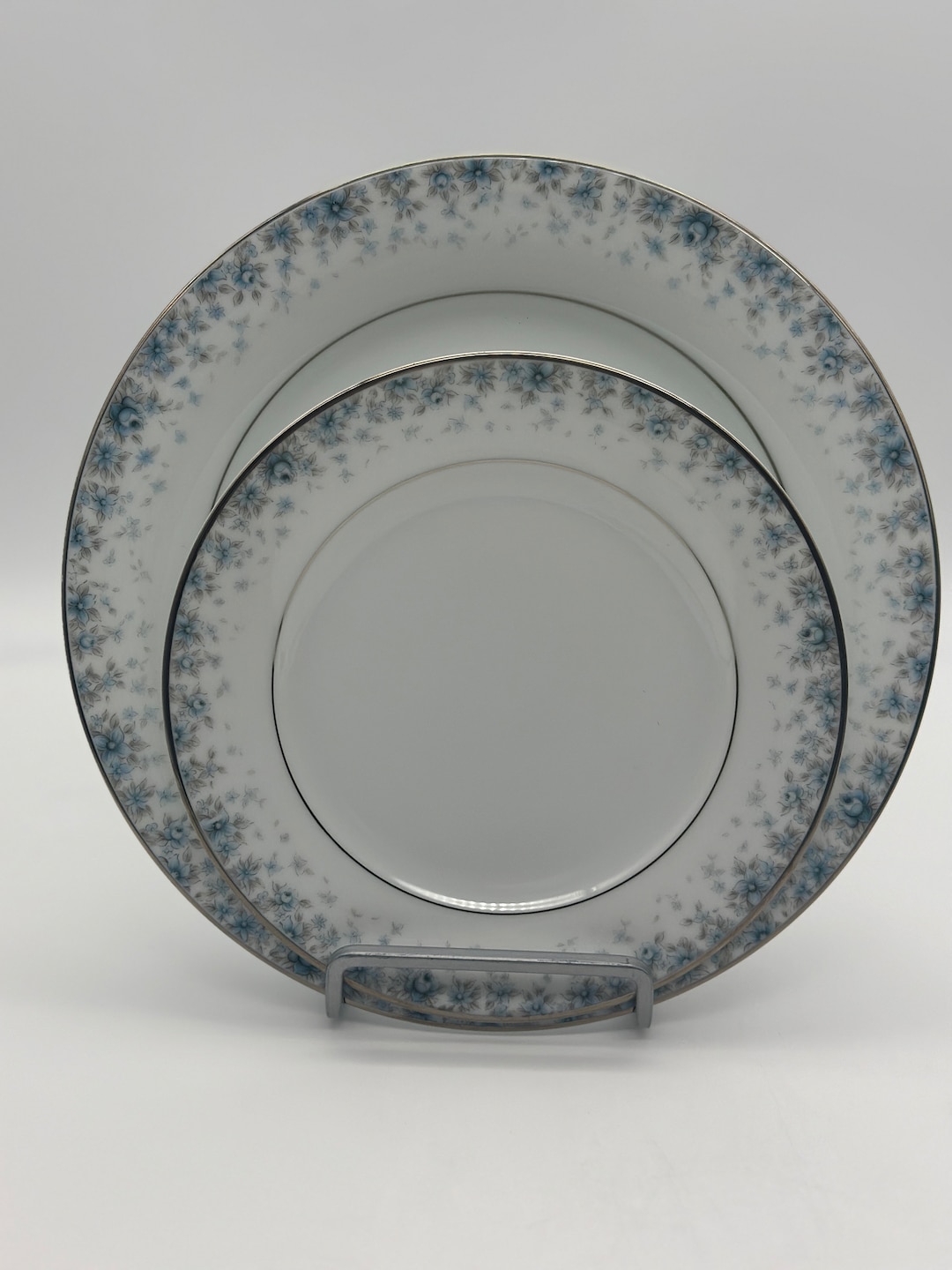 SET of 4 PLATES Luncheon 2 Bread and Butter Plates 2 Kathleen by