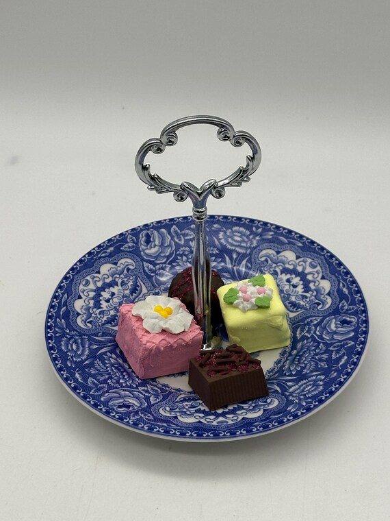 Spode Whimsical Tray Christmas Tree 7 Figural Canapés Cookie Plate