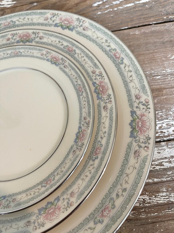 DINNER PLATE Lenox CHARLESTON Retired (1982-2008) Wedding
