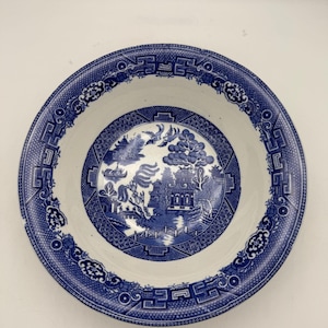 VEGETABLE SERVING BOWL Vintage - Willow  / Allertons England  / Blue Willow /  Blue and White / England