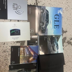 Conjunto de manual do operador do proprietário dos modelos da classe Mercedes Benz Gle 2017 + folheto