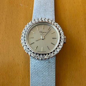 Vintage Chopard damklocka i 18k vitguld med diamanter, L.U.C.-urverk, nätarmband i massivt guld, autentisk schweizisk lyxcocktailklocka