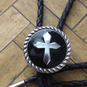 Cross & rope Bolo Tie