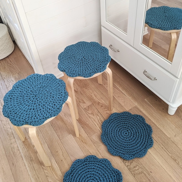Garnitures bleues de chaise crochet coton recyclé - Forme de fleur de coussins de siège - sièges de plancher bleu rond
