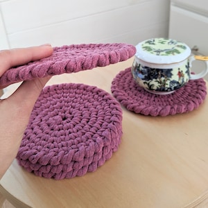 Ensemble de sous-verres violets crochet coton recyclé Boire sous-verres décor de table naturel image 1