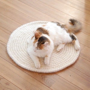 Wool felt Cat Mat crochet cat bed wool cat bed crochet round rug pet sleeping place image 3