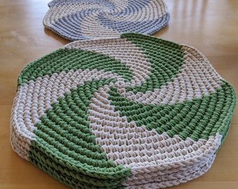 Crochet cotton round placemats trivet green white windmill swirl - Hot Pad placemat set for round table