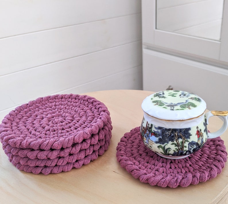 Ensemble de sous-verres violets crochet coton recyclé Boire sous-verres décor de table naturel image 2