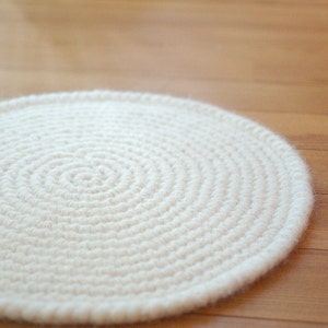 Wool felt Cat Mat crochet cat bed wool cat bed crochet round rug pet sleeping place image 5