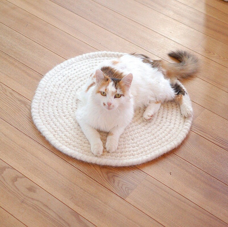 Wool felt Cat Mat crochet cat bed wool cat bed crochet round rug pet sleeping place image 1