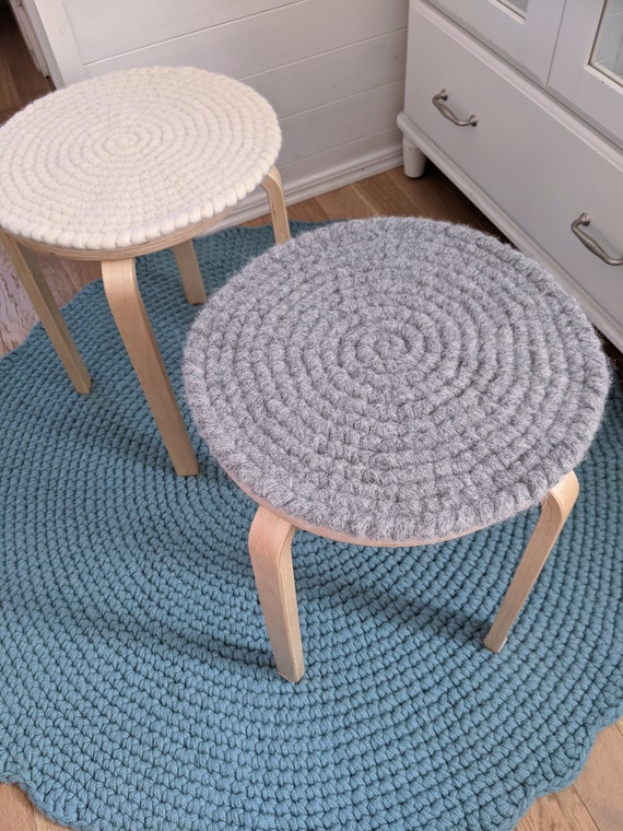 Round seat pads | natural wool felt | HAUNOLD