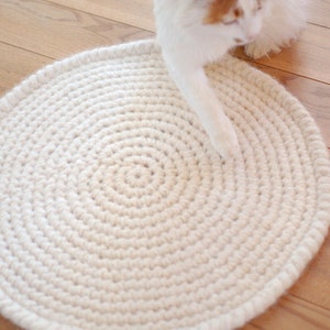 Wool felt Cat Mat crochet cat bed wool cat bed crochet round rug pet sleeping place image 2