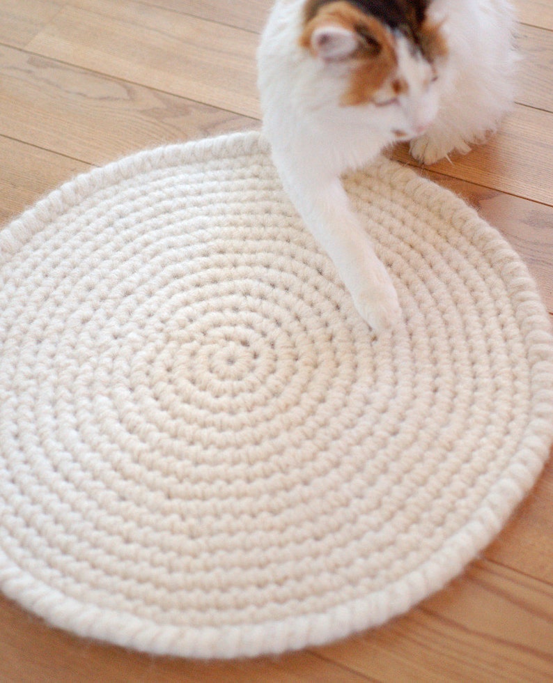 Wool felt Cat Mat crochet cat bed wool cat bed crochet round rug pet sleeping place image 2