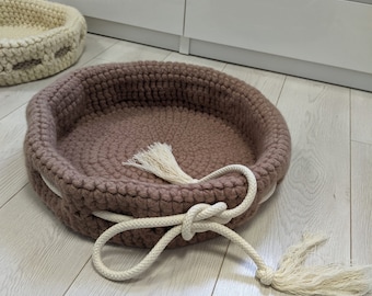 Wool pet bed brown with cotton rope tassels - Brown round beds pet toy tassels - crochet pet sleeping place wool felt