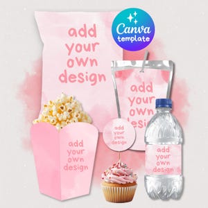 Op de afbeelding: Een digitale set feestartikelen met een roze aquarelthema en de tekst add your own design op een snackzakje, drinkzakje, cupcake-topper en waterflesetiket, inclusief een popcornbakje en een cupcake met roze glazuur en gekleurde hagelslag.