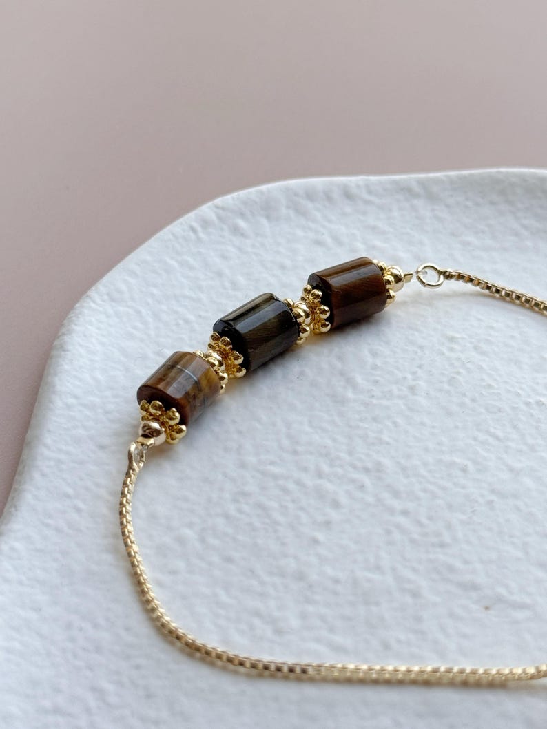 Adjustable bracelet with golden-brown Tiger’s Eye beads