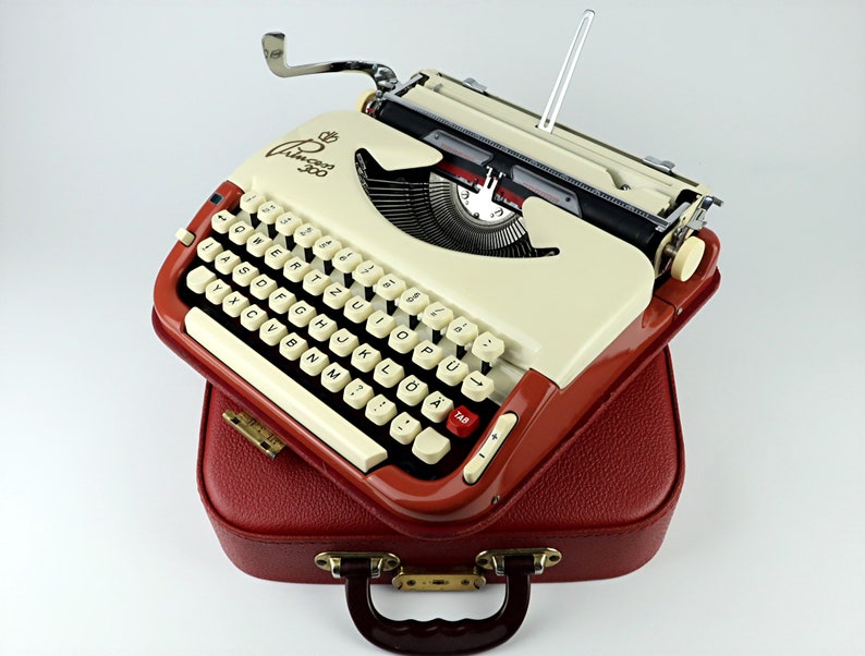 Princess 300 Terracotta / Cream Colored, Vintage Typewriter from 1958, Rare, With Original Operating Instructions Top Condition image 1