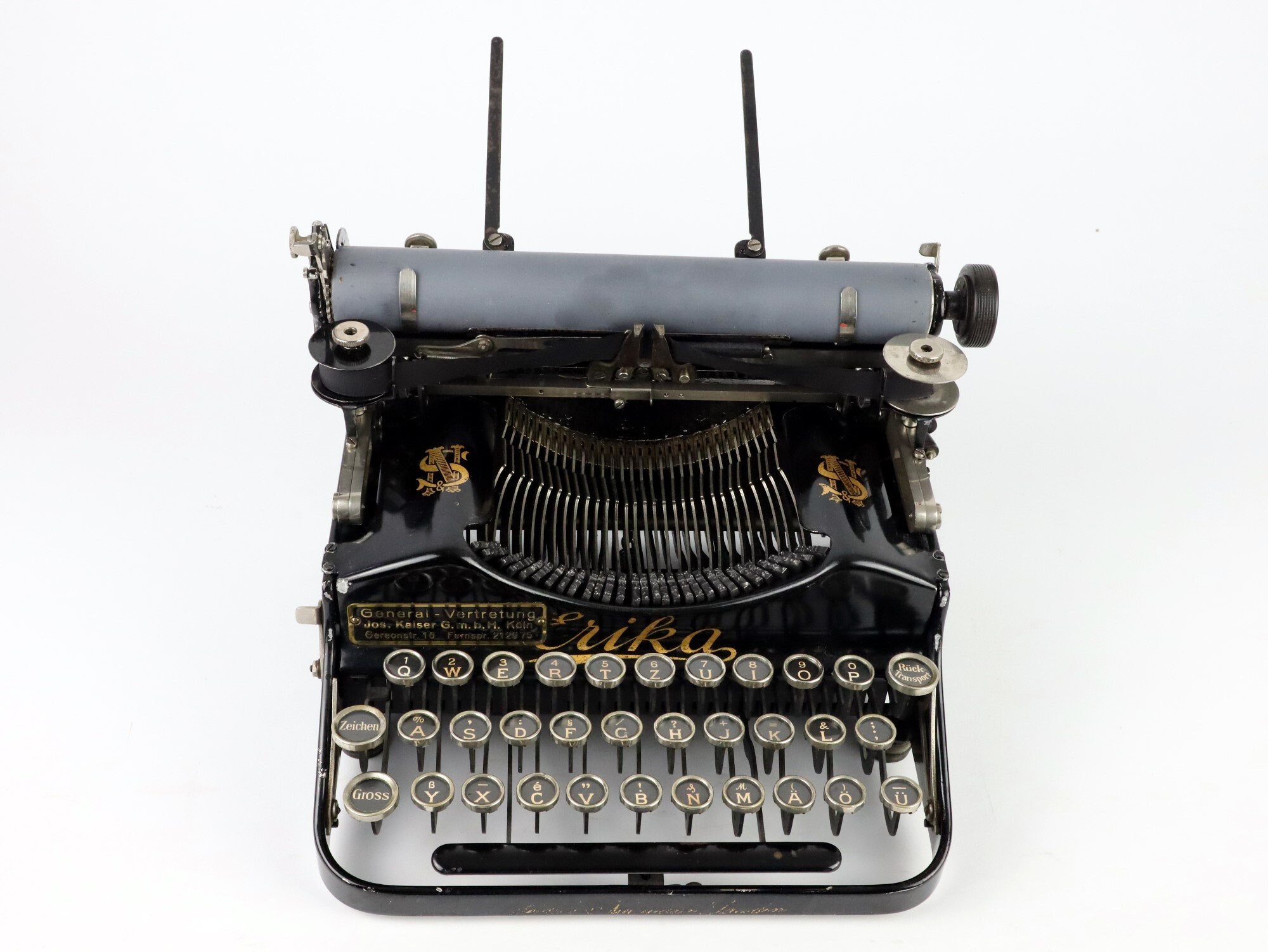 Antique Typewriter Erika Model 1 by Seidel & Naumann Dresden Antique Typewriter Erika Model 1 by Seidel & Naumann Dresden