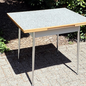 Vintage köksbord med Formica-skiva/kromben från 70-talet med träkant, utdragbart - Utmärkt skick