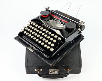 Typewriter Erika Model 5 by Seidel & Naumann Dresden, Glossy Black, Built 1929, With Instruction Manual - Very Nice Condition