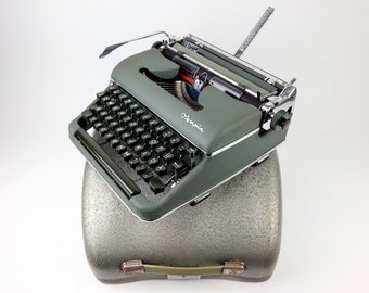 Olympia SM3, Vintage Typewriter from 1959, Olive Green, Operating Instructions - Top Condition