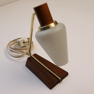 40s/ 50s Nachttischlampe, Teak, Messing, Milchglas