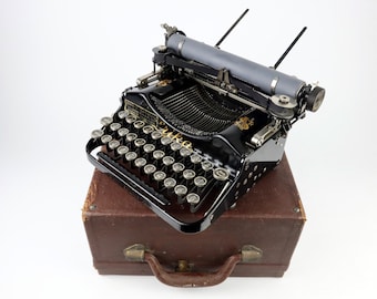 Antique Typewriter Erika Model 1 by Seidel & Naumann Dresden, Glossy Black, Manufactured 1910, Extremely Rare - Very Good Condition