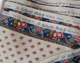 tissu vintage waverly décor Anjoi stipe... crème avec de minuscules micro fleurs rayures bleu marine