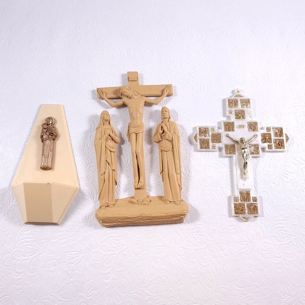 Vintage Religious Plastic Wall Decor Plaques Statue Set of Three Plastic Religious Plaques Crucifix Font LOT